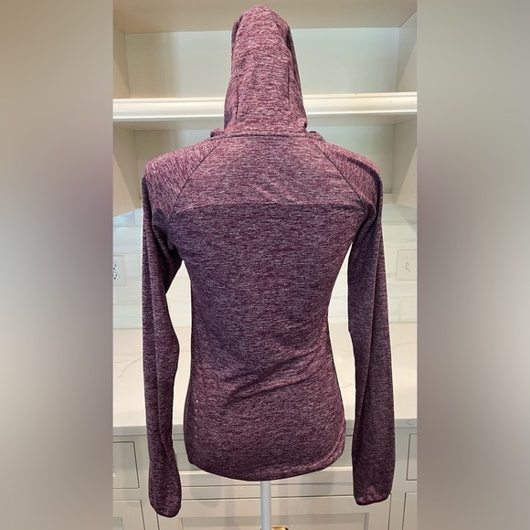 NIKE Dri-Fit Element Running Hoodie - Picture 3 of 10